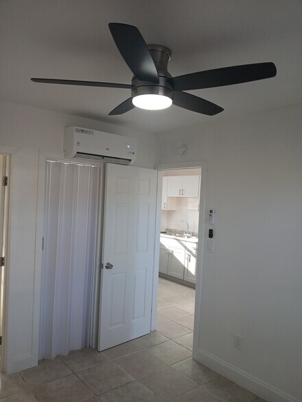 Building Photo - 1113 19th Ave N