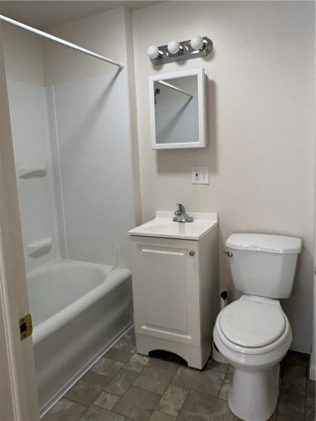 Building Photo - 132 W High St