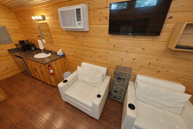 Building Photo - 299 Willow Springs Dr