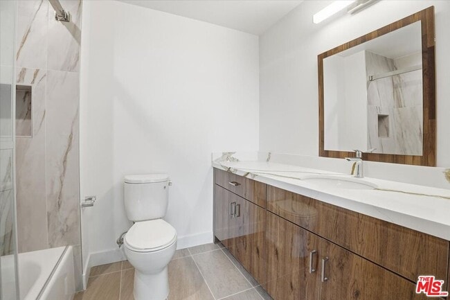 Building Photo - 1820 Prosser Ave