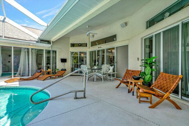 Building Photo - 19 Hoffer St