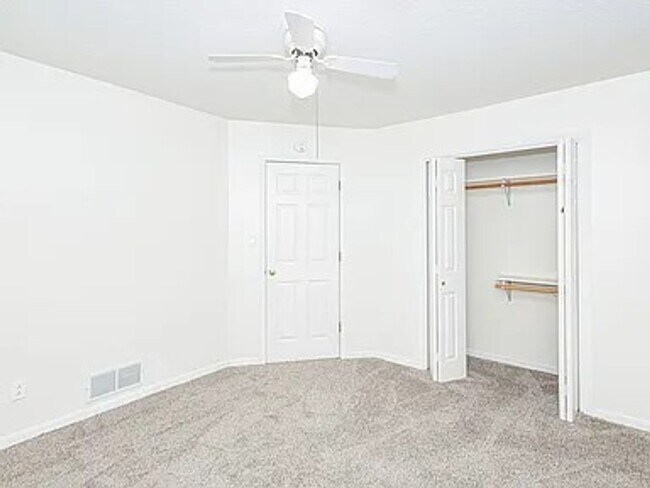 Building Photo - 3804 Larkspur Ct
