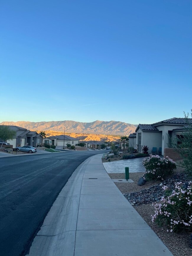 Building Photo - Home in Hayden Estates 3 bedroom, 2 bath with a 3 car garage