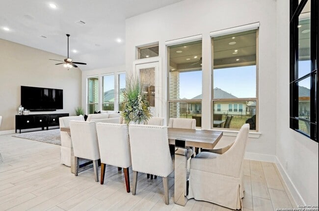 Building Photo - 122 Wildrose Hill Dr