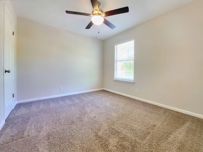 Building Photo - Beautiful Single Family - 4/BR 2.5/BA