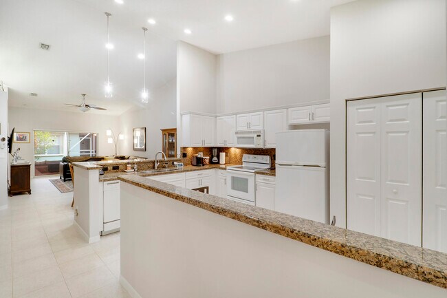Building Photo - 8063 Dolomtian Way