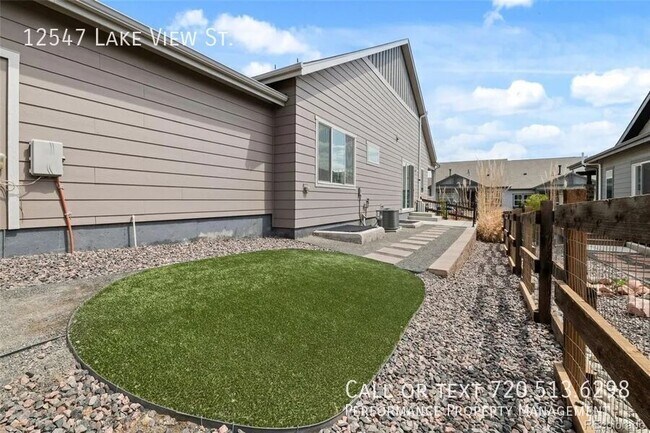 Building Photo - 12547 Lake View St
