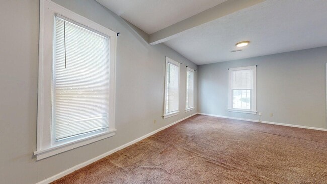 Building Photo - Madison/W.95th neighborhood : 3 bedroom/1 bath single family house available NOW.