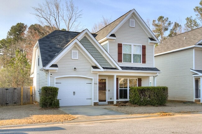 Building Photo - 703 Sycamore Ct