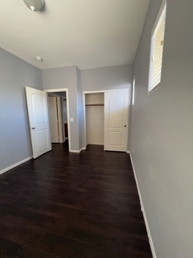 Building Photo - SOUTHERN HIGHLANDS BEAUTY!