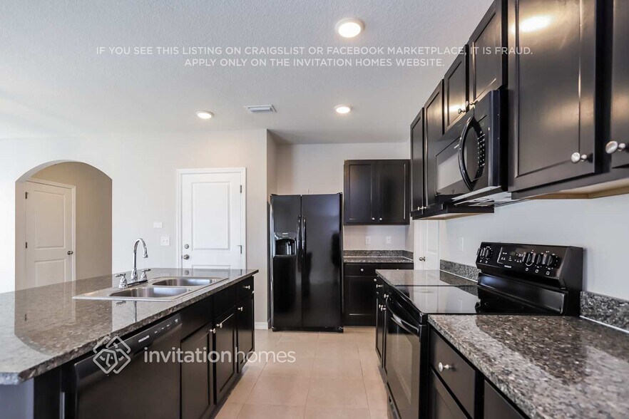 Building Photo - 4216 Willow Hammock Dr