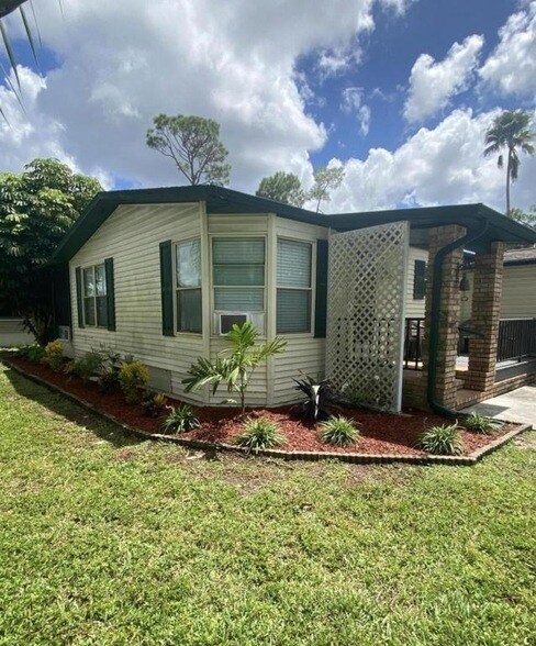 Building Photo - 19418 Saddlebrook Ct