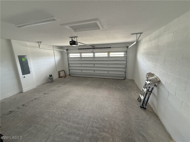 Building Photo - 5109 Panella Ave
