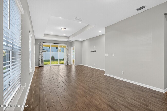 Building Photo - 75598 Blackbird Dr