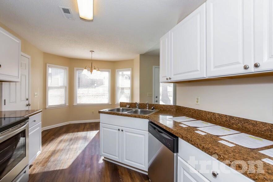 Building Photo - 5 Seton Hall Ct