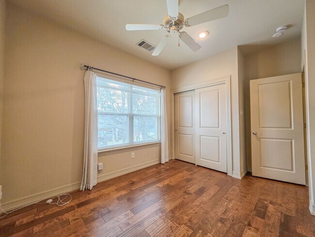 Building Photo - 4515 Avenue G Ave