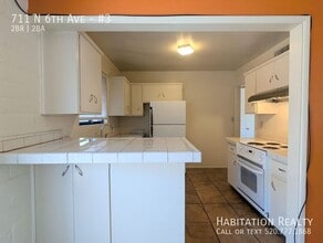 Building Photo - 711 N 6th Ave