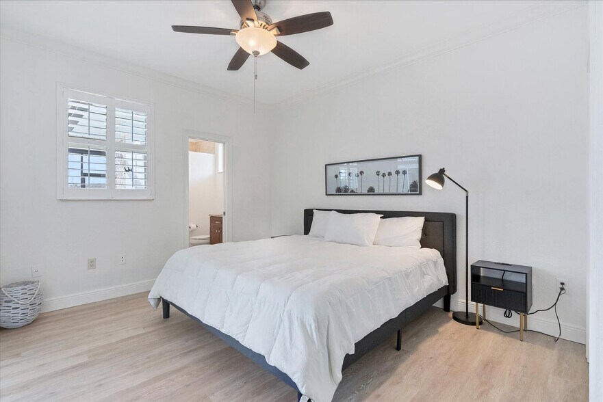 Building Photo - 3337 Sandpiper Dr