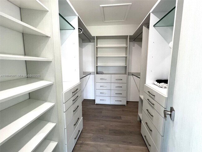 Building Photo - 2062 NE 121st Rd