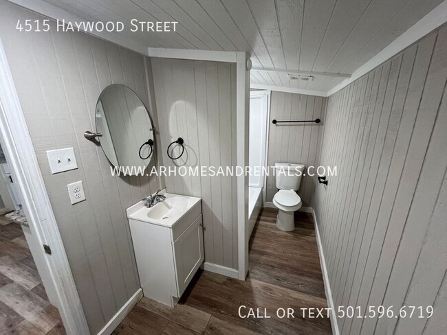 Building Photo - 4515 Haywood St