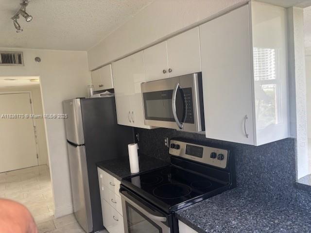 Building Photo - 770 Claughton Island Dr