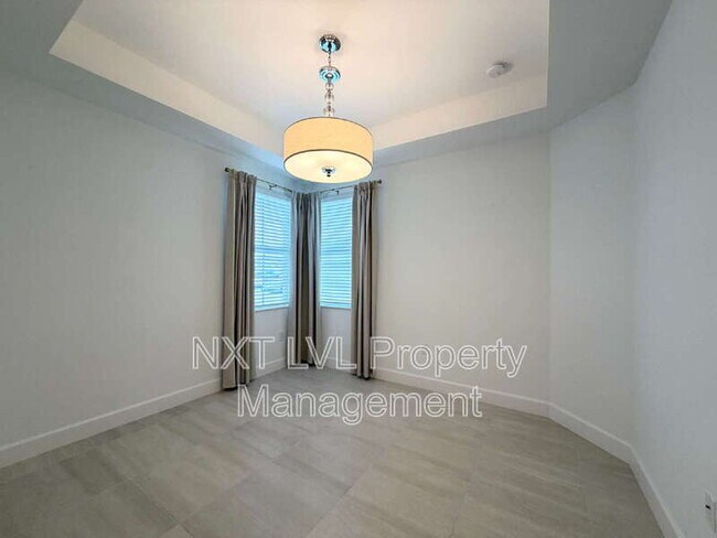 Building Photo - 16570 Ridgeview Cir