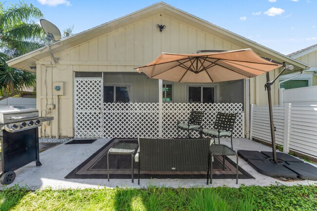 Building Photo - 8745 Sol Terrace