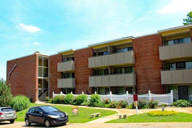 Floorplan - Geneva Apartments