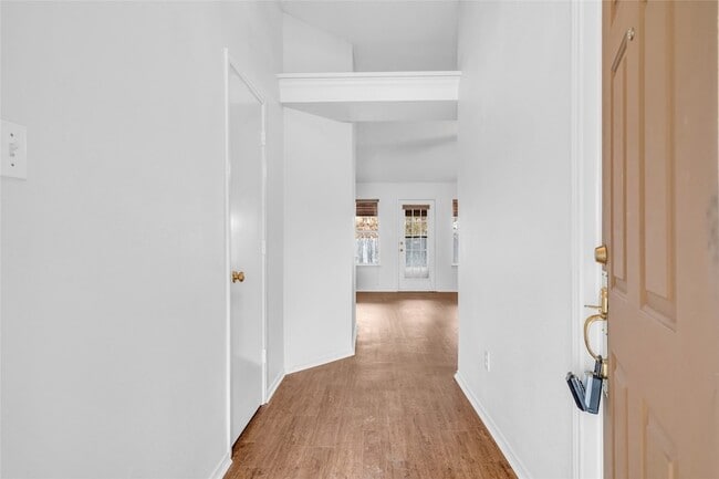 Building Photo - 8464 Ruthette Dr