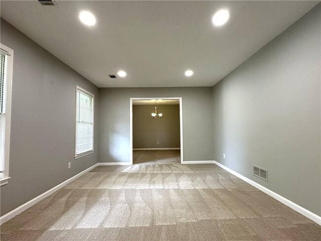 Building Photo - 3559 Ulster Ln NE