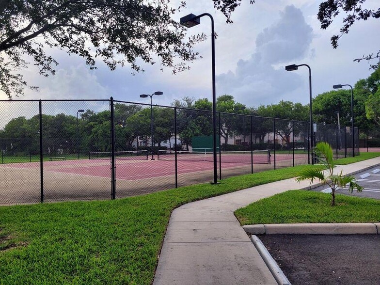 Building Photo - 2024 Alta Meadows Ln