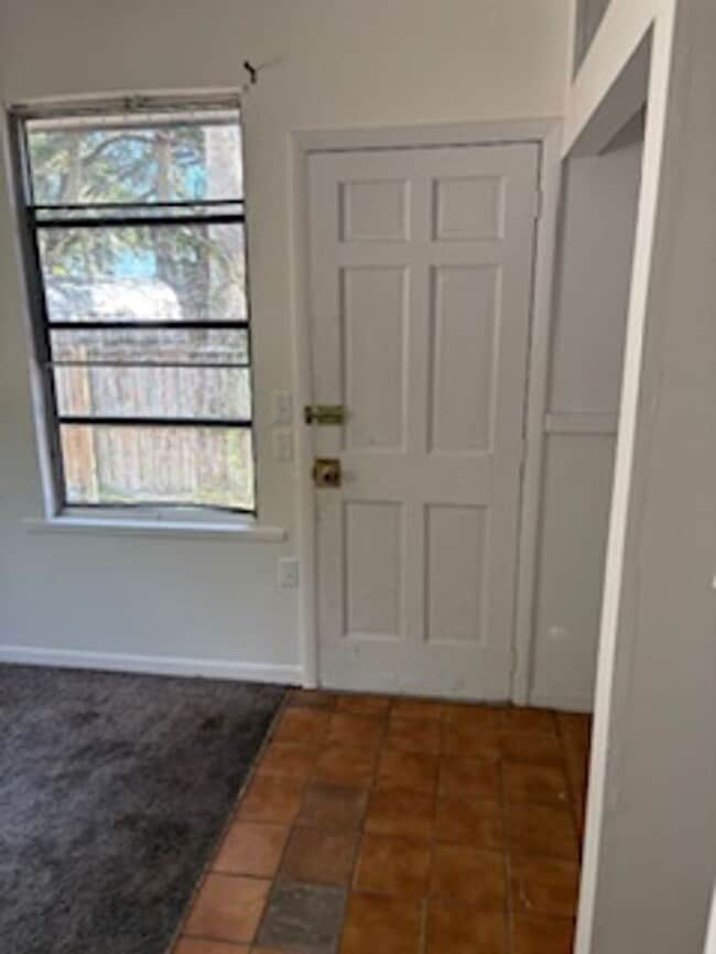 Building Photo - 3-Bedroom Home in Peaceful Malabar, FL
