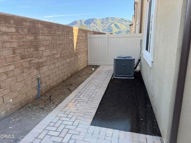 Building Photo - 461 Snowdrop Ln