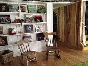 Building Photo - Cozy 3-Bedroom Home with Private Yard in Livingston Manor for November 1st!