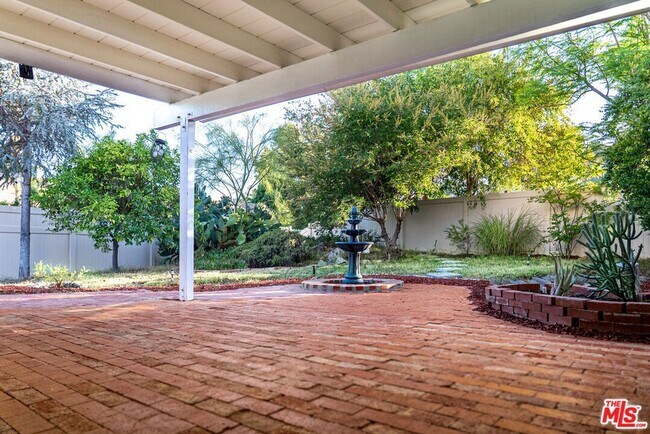 Building Photo - 27003 Rio Prado Dr