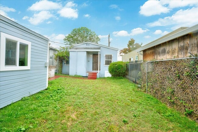 Building Photo - 2672 77th Ave