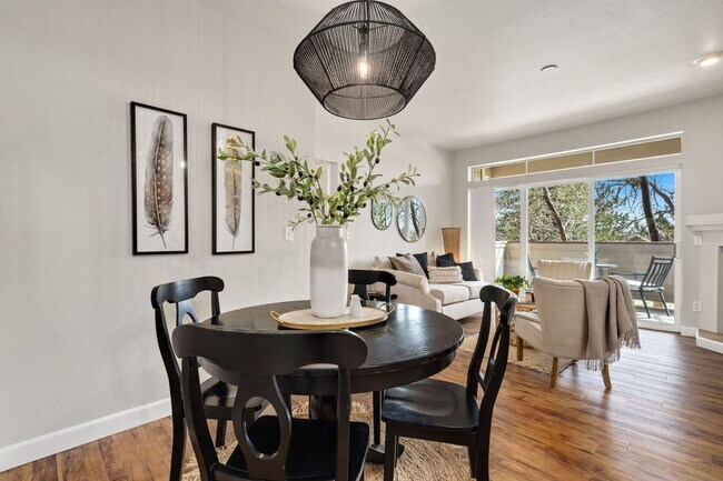 Building Photo - Students Welcome! 3 Bed, 2 Bath Condo in Rockbridge, SE Fort Collins