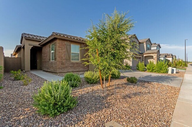 Building Photo - 2222 E Palmdale Ln