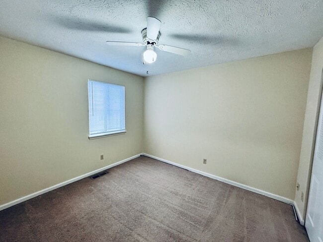 Building Photo - 31 Countryplace Ln