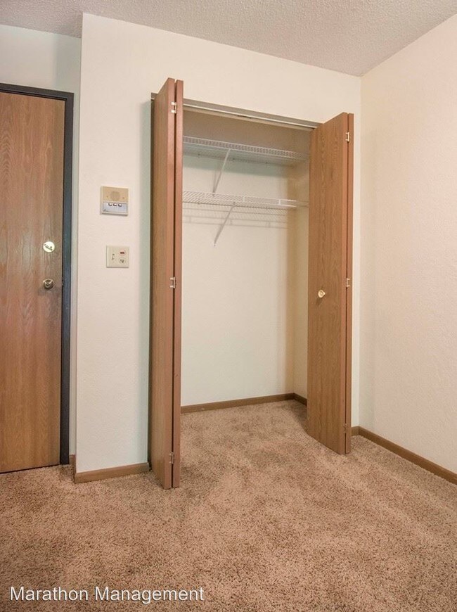 Building Photo - 2505 11th St E