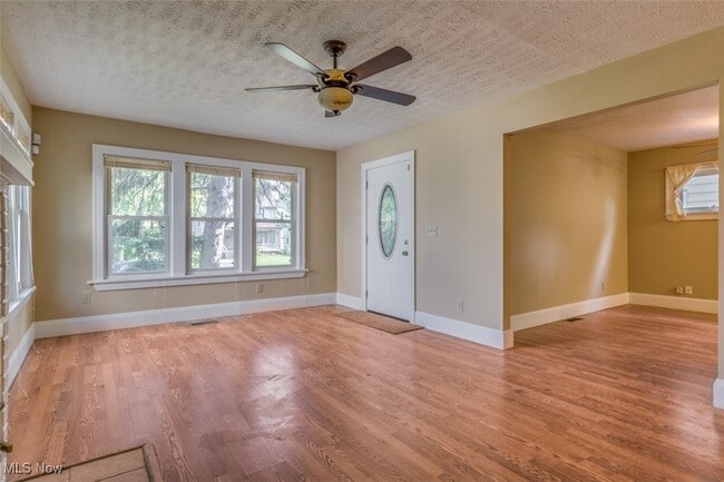 Building Photo - 3318 Tullamore Rd