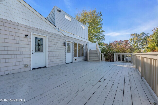 Building Photo - 101 Clearwater Dr