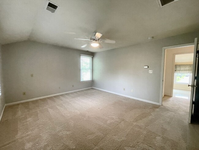 Building Photo - Available NOW! A 4-6 Bedroom Home! Attache...