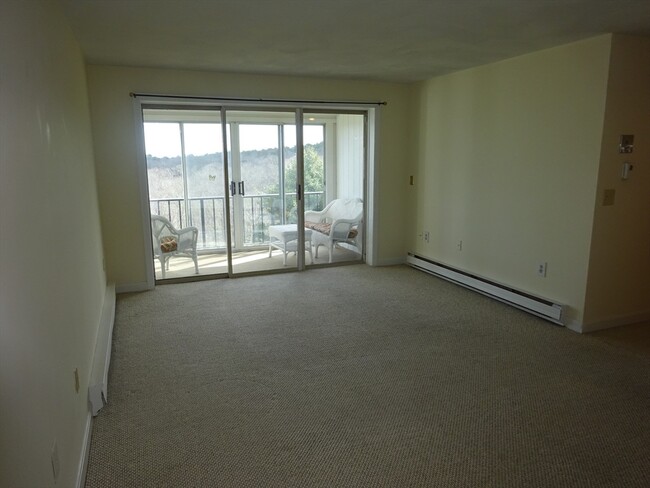 Building Photo - 69 Highview Dr
