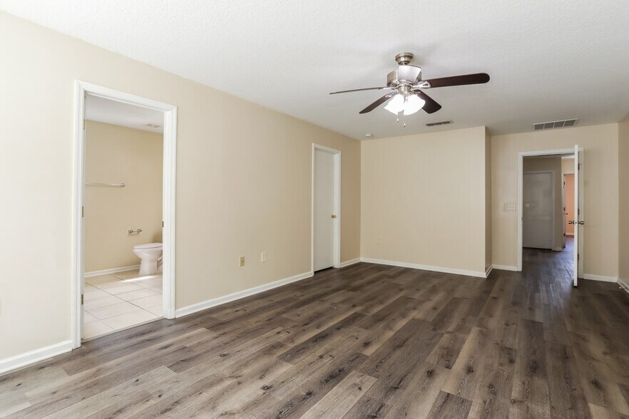 Building Photo - 12613 Wooded Bluff Ct