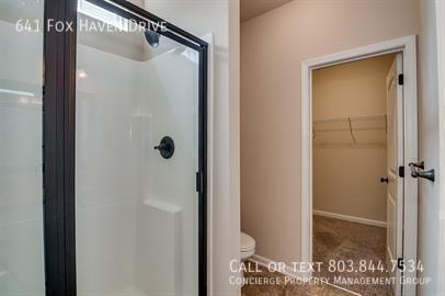 Building Photo - 641 Fox Haven Dr