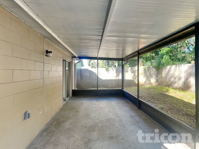 Building Photo - 1718 Brandon Trace Ave
