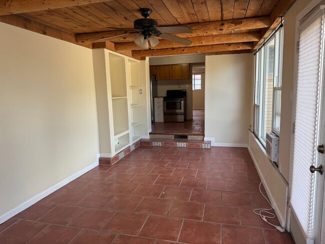 Building Photo - 3 Bedroom, 2 Bathroom Home near Washington...