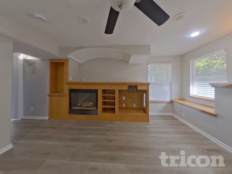 Building Photo - 6765 Lionshead Pkwy