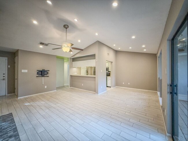 Building Photo - 3839 Dry Creek Dr